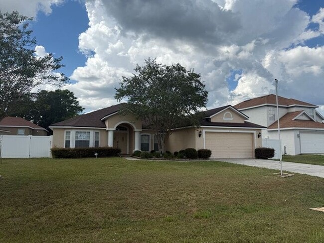 Building Photo - Spacious home in Village 7 Poinciana