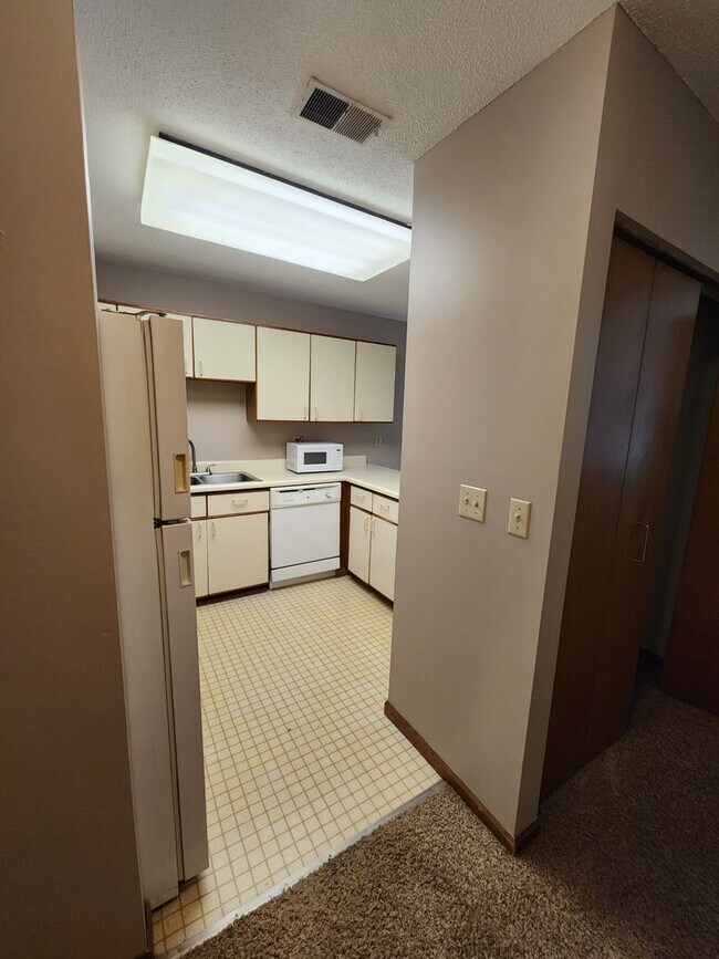 Photo - Lincoln School Apartments