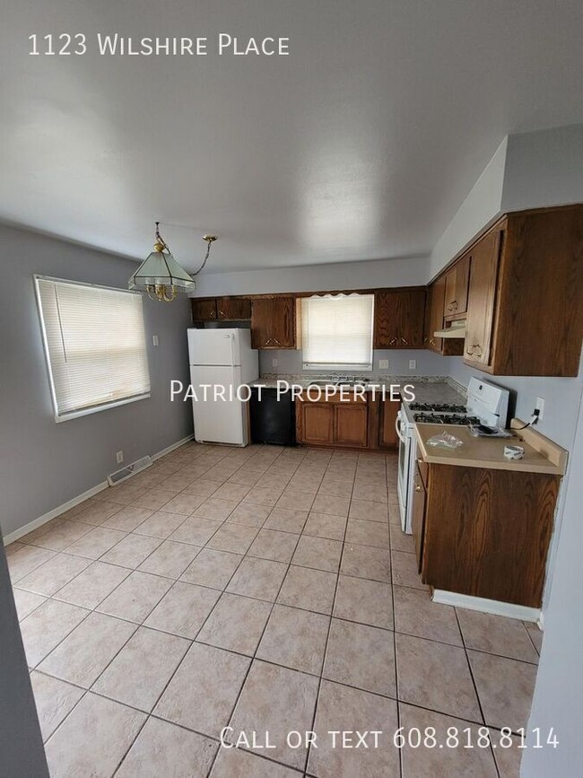 3 Bed 1.5 Bath in Waukesha, WI - 3 Bed 1.5 Bath in Waukesha, WI Apartment