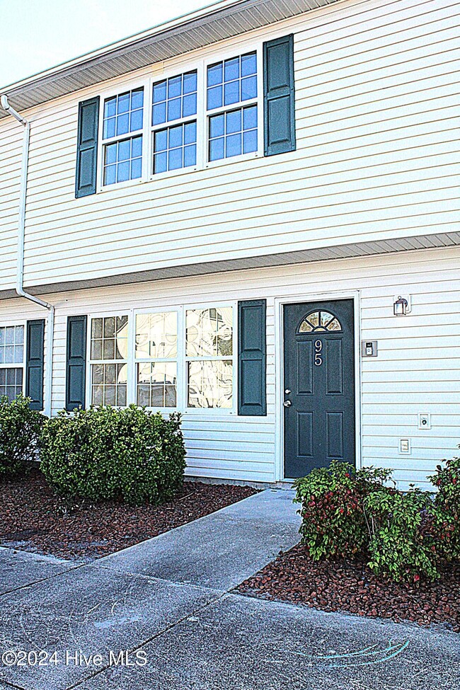 Photo - 95 Century Ct Townhome