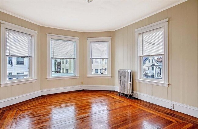 Photo - 80 Ontario St