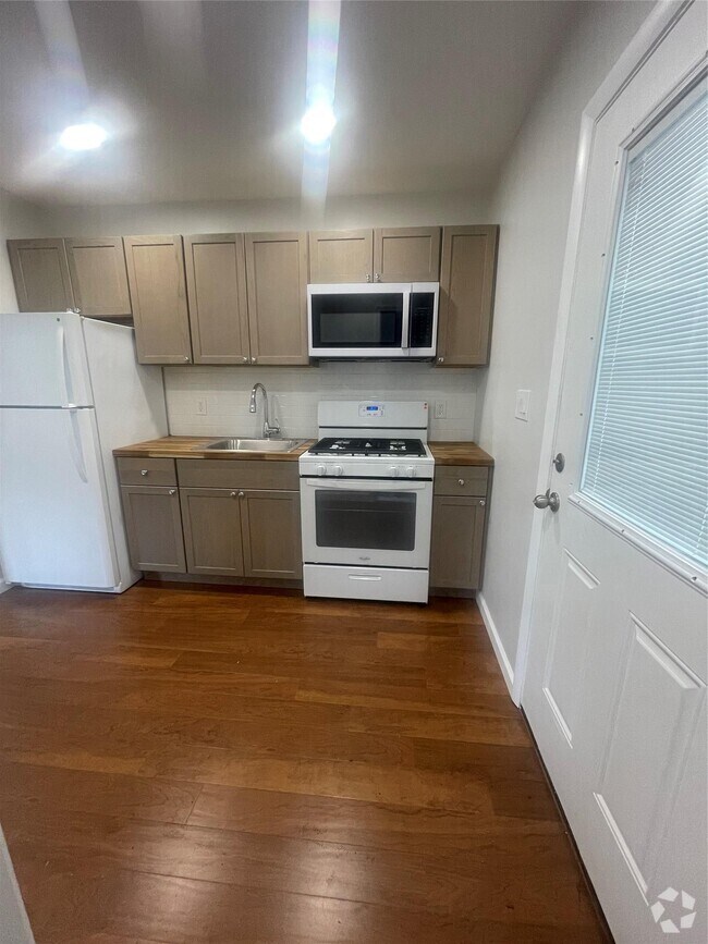 Building Photo - 16 Canine Rd Rental