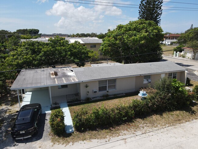 Photo - 1302 S Federal Hwy Unit 1