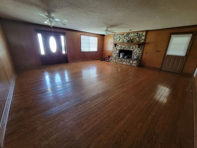 Photo - 1351 Old Ray City Rd