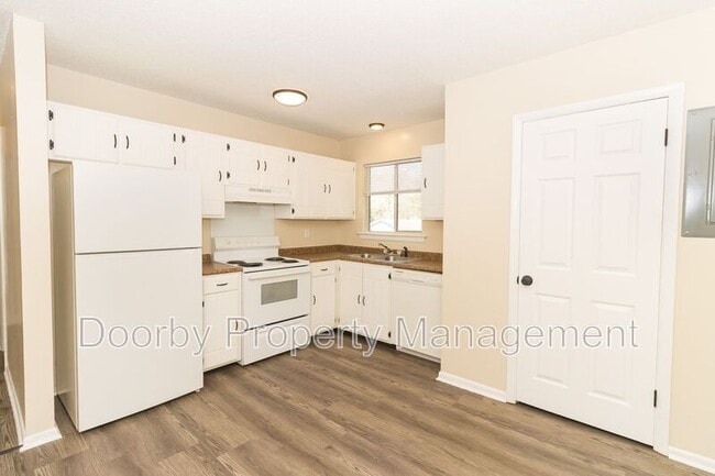 Photo - 2425 Ashmore Ave Unit 11