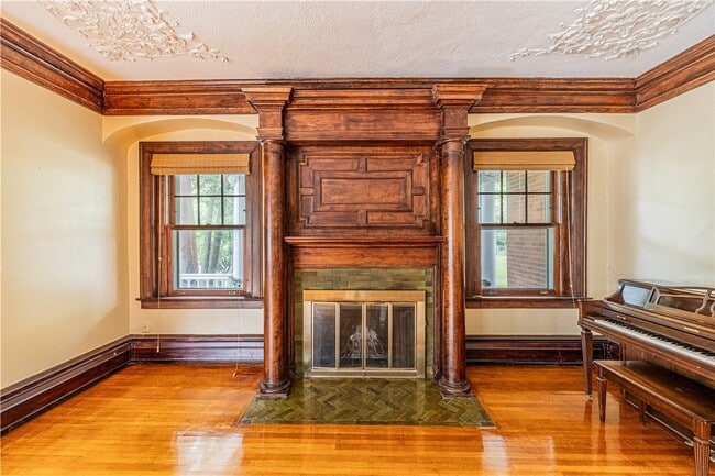 Photo - 1340 East Ave