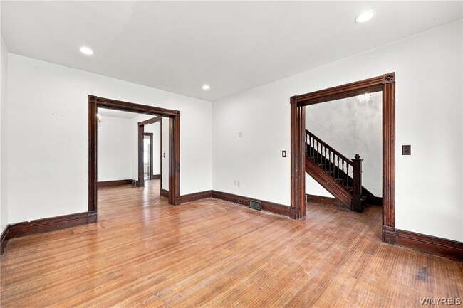 Photo - 304 W Delavan Ave