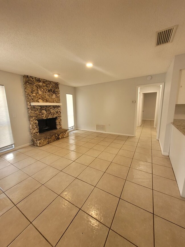 Photo - 937 Aragon Ave