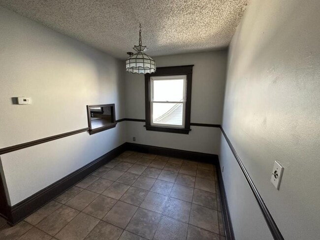 Photo - 937 Grove Ave