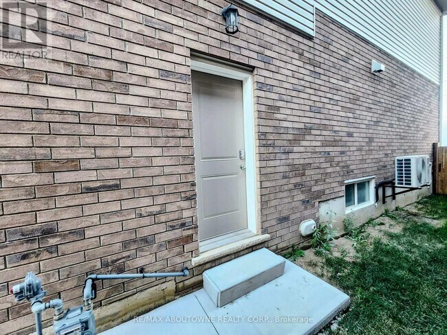 Photo - 203 Rockledge Dr