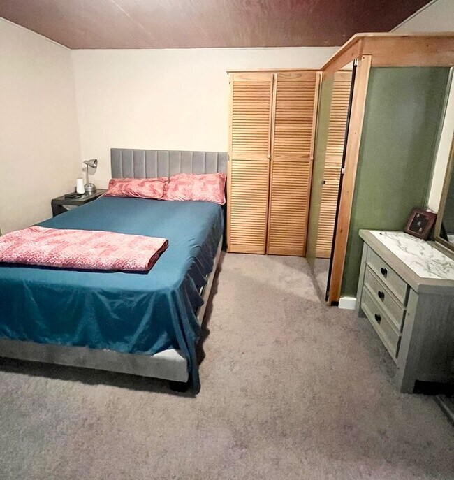 Photo - 1523 River St