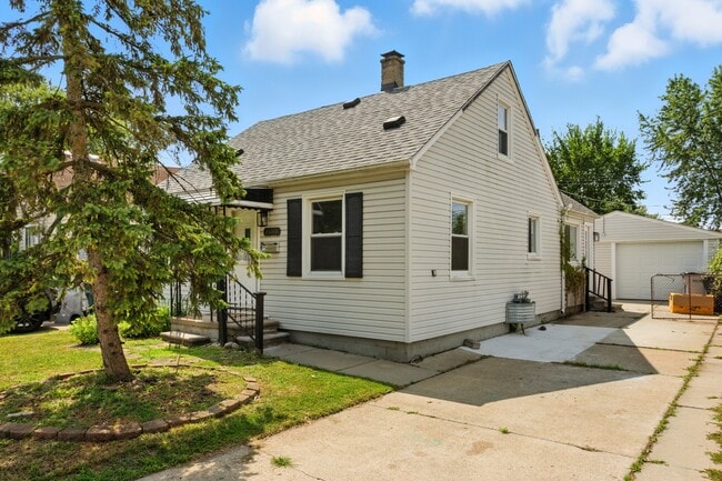 Photo - 23147 Vance Ave