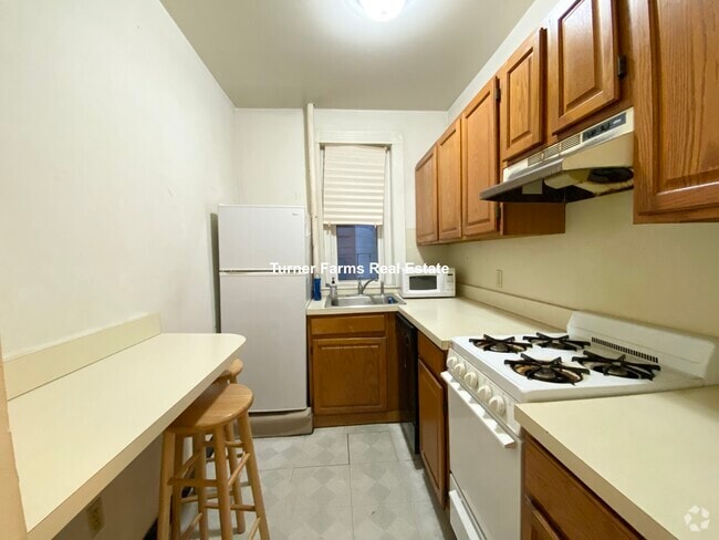 Building Photo - 465 Park Dr Rental