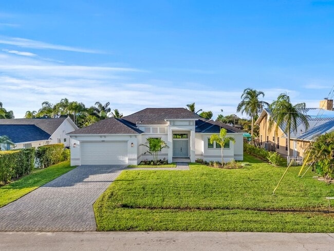 Photo - 632 SE Seahouse Dr