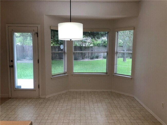 Photo - 1515 Lochaline Loop