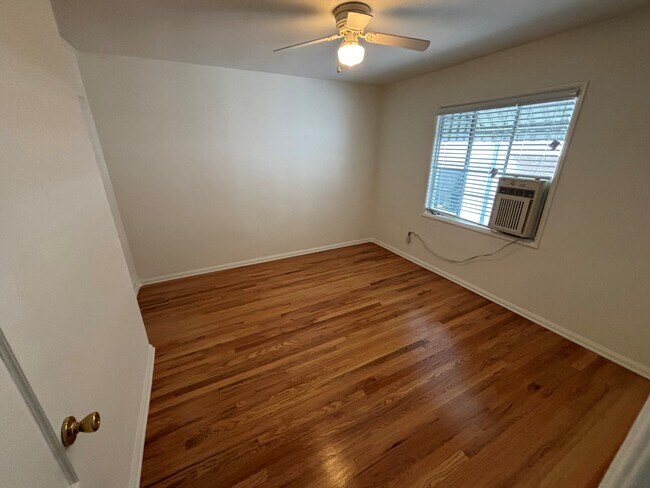 Photo - 126 S Wetherly Dr Apartments