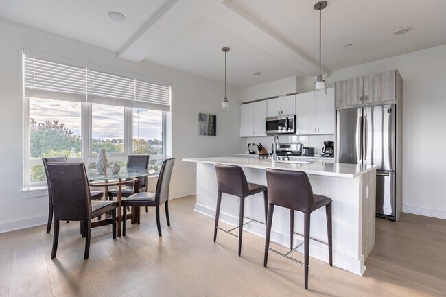 Photo - 917 Bennington St