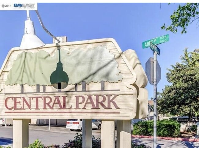 Building Photo - 4085 Abbey Ter Unit Fremont