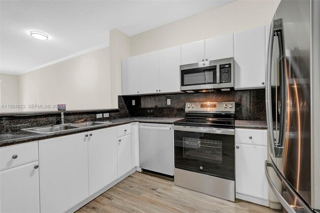 Photo - 7250 NW 177th St