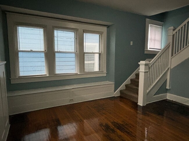 Photo - AVAILABLE NOW! Charming 3-Bed, 1-Bath Historic Duplex in Indianapolis! Unit 554