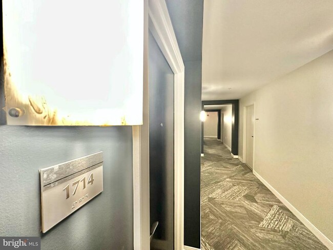 Photo - 851 N Glebe Rd Apartment Unit 1714