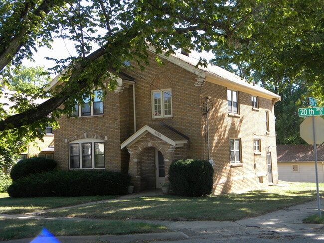 1220 20th Street Rockford, Il Upper - 1220 20th St Unit 2