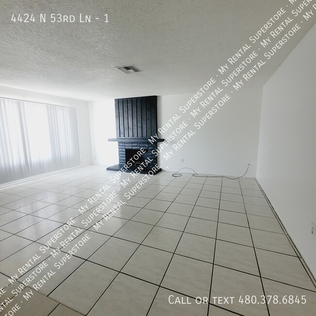 4424 N 53rd Ln