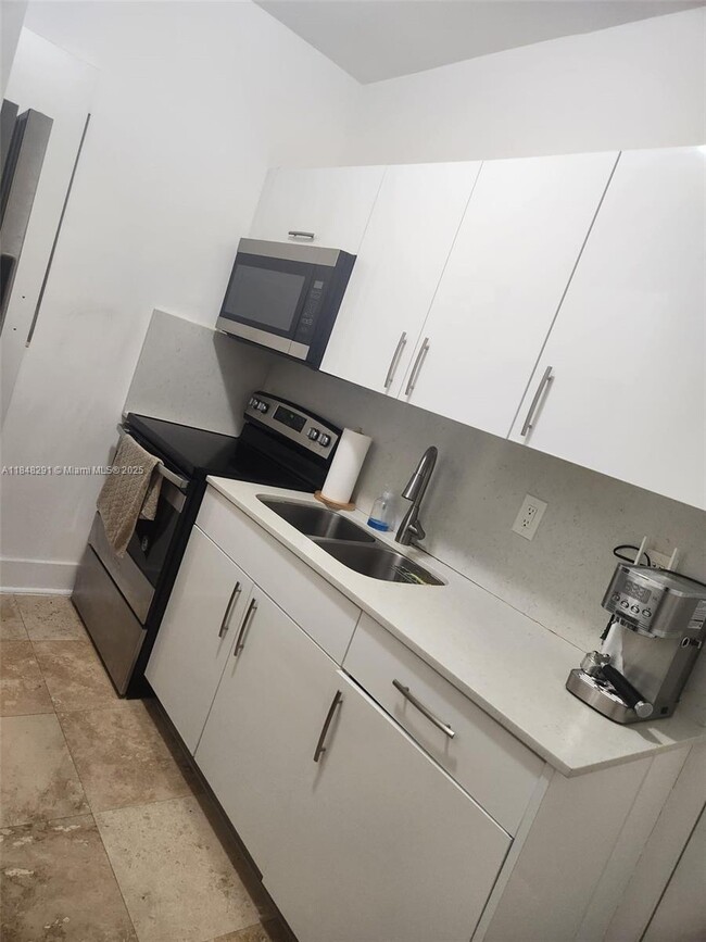 Photo - 6125 SW 63rd Terrace Unidad 2