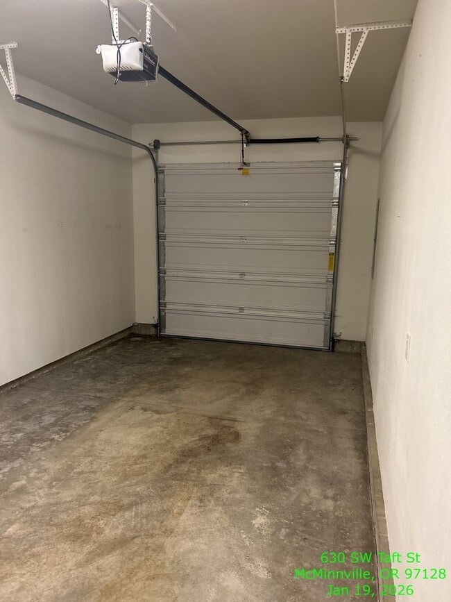 Photo - 646 SW Taft St