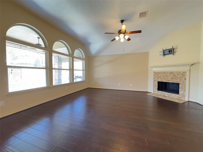 Photo - 179 Hearthshire Cir