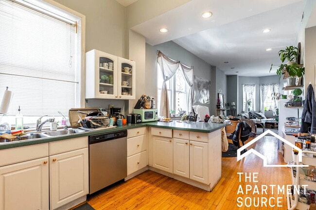 Photo - 1759 W Superior St Unit 2