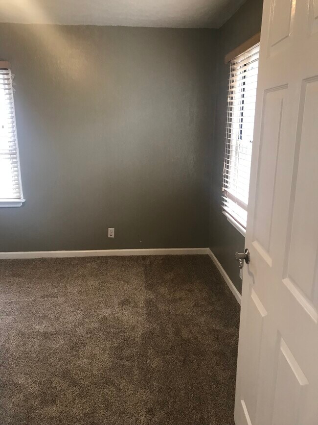 Main Bedroom - 106 S 7th St