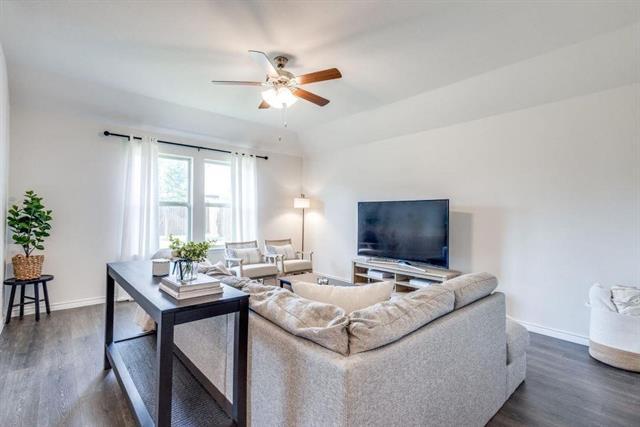 Photo - 2817 Pioneer Dr