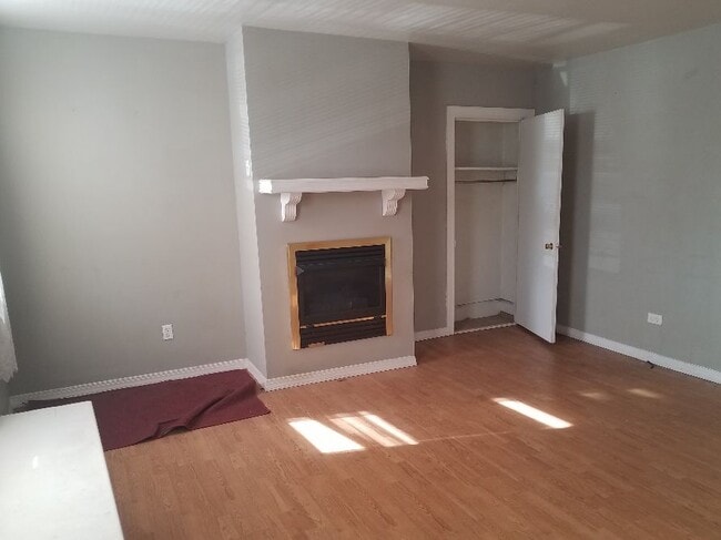 Living Room - 3459 Denny St