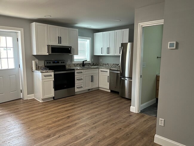 Photo - 402 1/2 W Pine St Unit 402 half