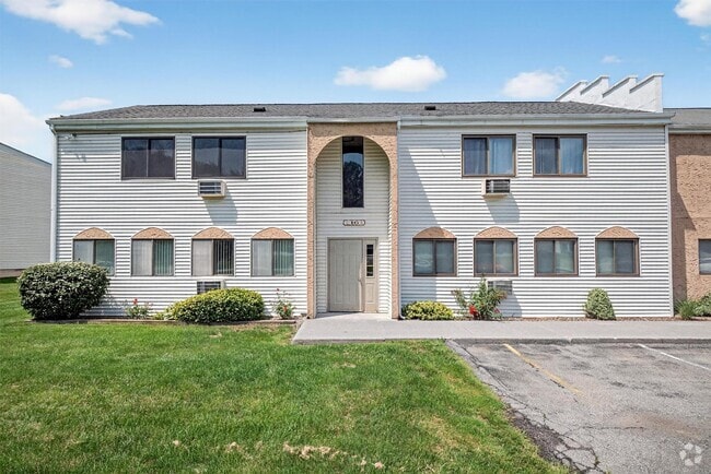 Building Photo - 16 Scarborough Ln Unit C Rental