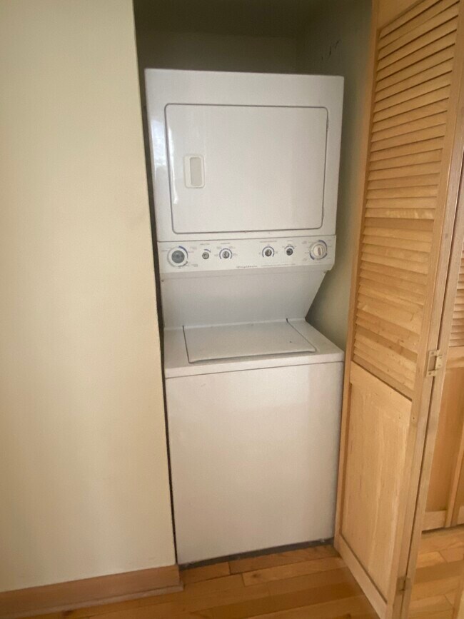 Photo - 2323 N California Ave Unit #3