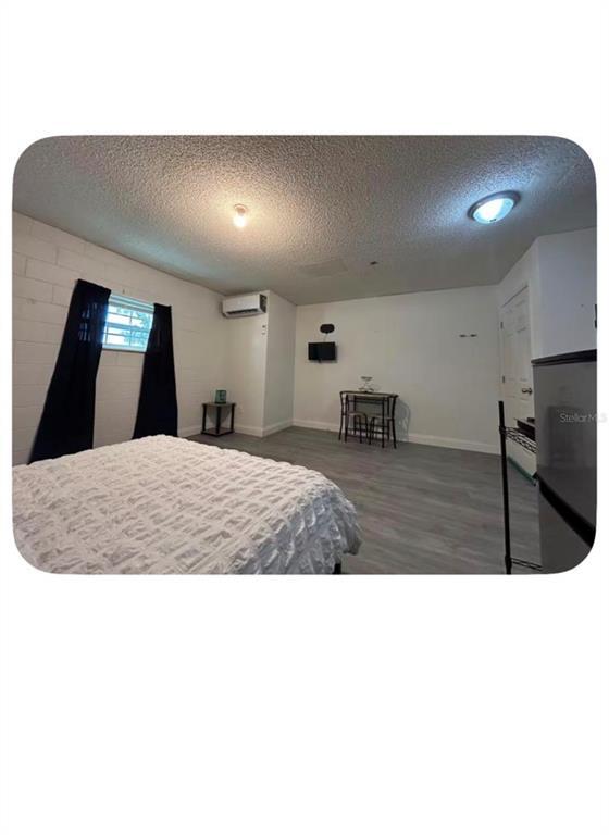 Photo - 2887 Charing Cross Way Unit B