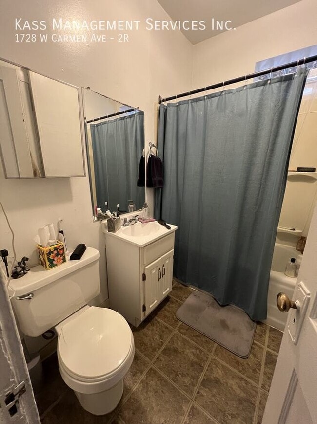 Photo - 1728 W Carmen Ave Unidad 2R