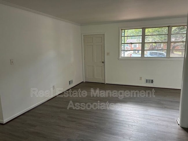 Photo - 352 N 16th St