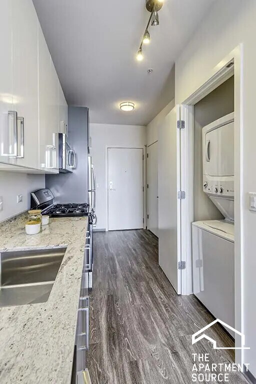 Photo - 2340 N California Ave Unidad 613