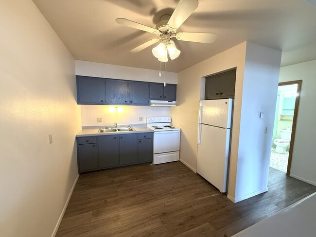 Fleur de Lis Apartments