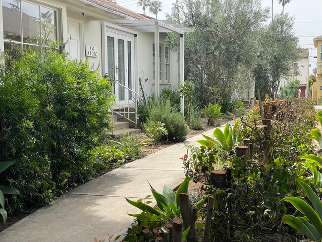 Building Photo - 830 20th St