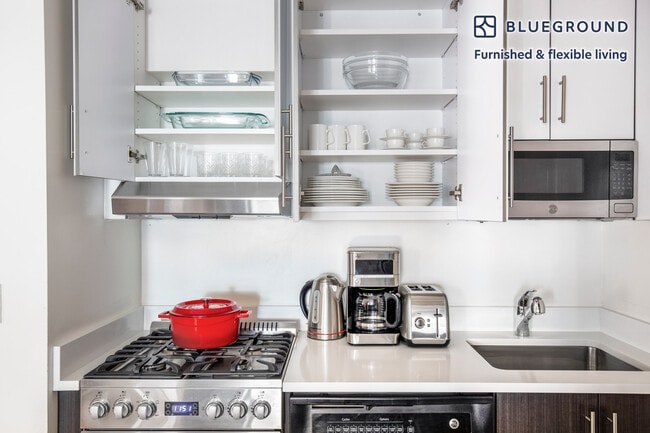 Photo - 360 W 34th St. Unidad FL4-ID438