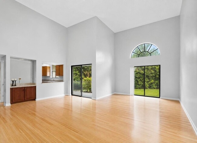 Building Photo - 3130 Kingswood Terrace