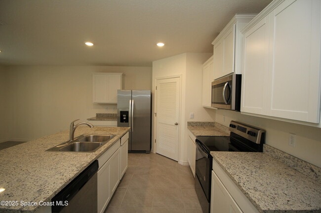Photo - 4887 Barr St