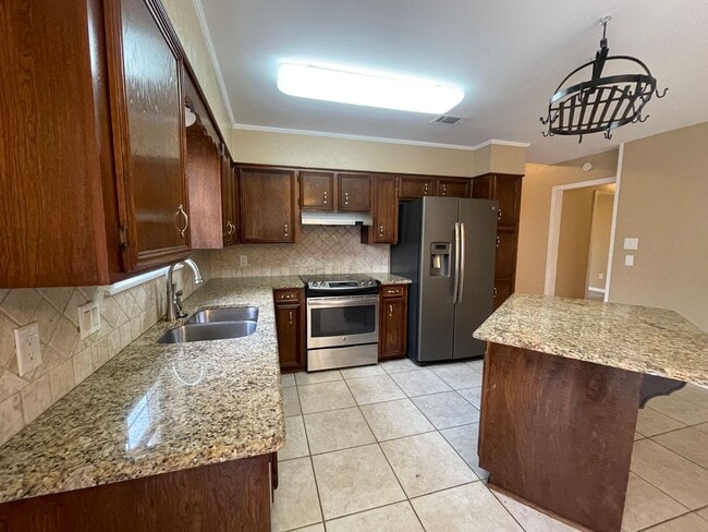 Photo - Stockwell Area! A Must See Today!