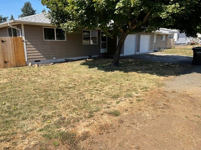 2 Bedroom 1 bath Brownsville, Oregon - 2 Bedroom 1 bath Brownsville, Oregon Apartment Unit D