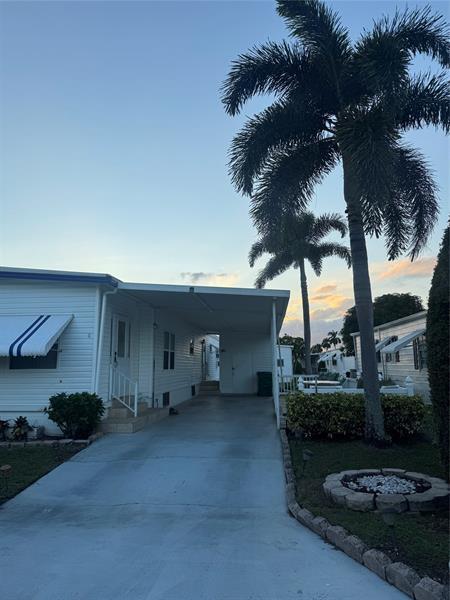 Photo - 1921 SW 83rd Ave