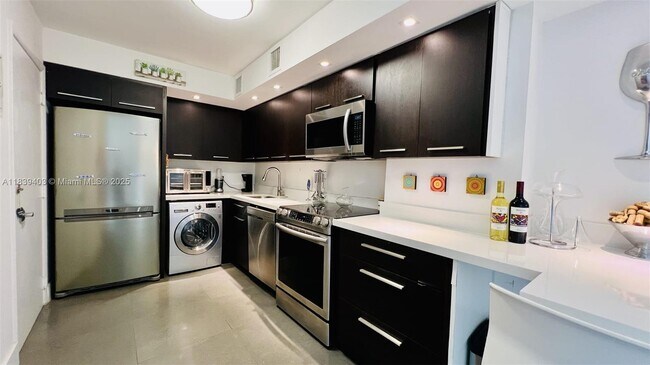 Photo - 6770 Indian Creek Dr Unidad PH-H